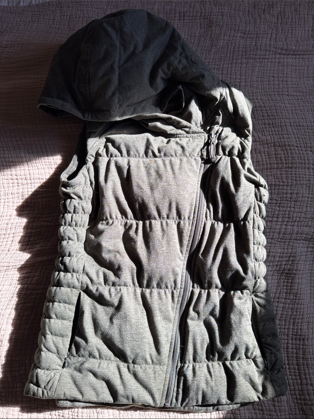 Athleta Hooded Quilted Vest in Charcoal Green Gray